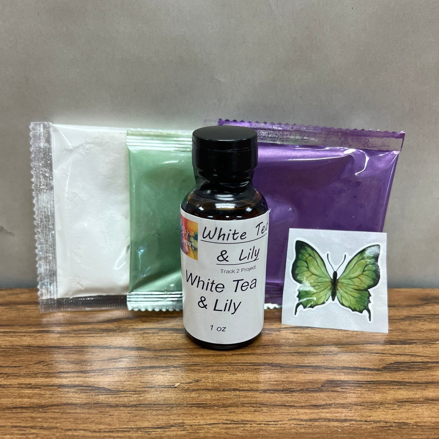 White Tea and Lily soap making kit - including 1 ounce of fragrance oil and 3 colors.