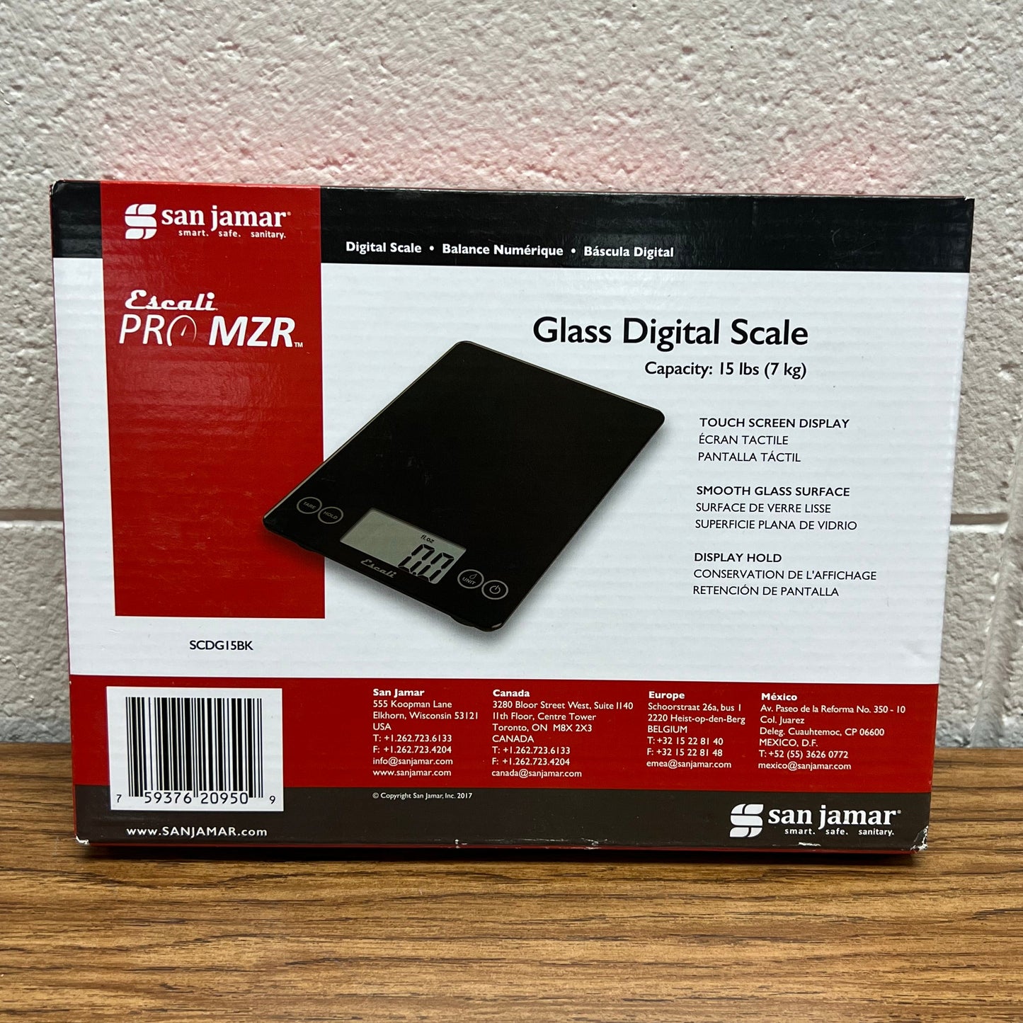 San Jamar Escali flat glass top kitchen scale in new packaging. 15lb capacity scale.