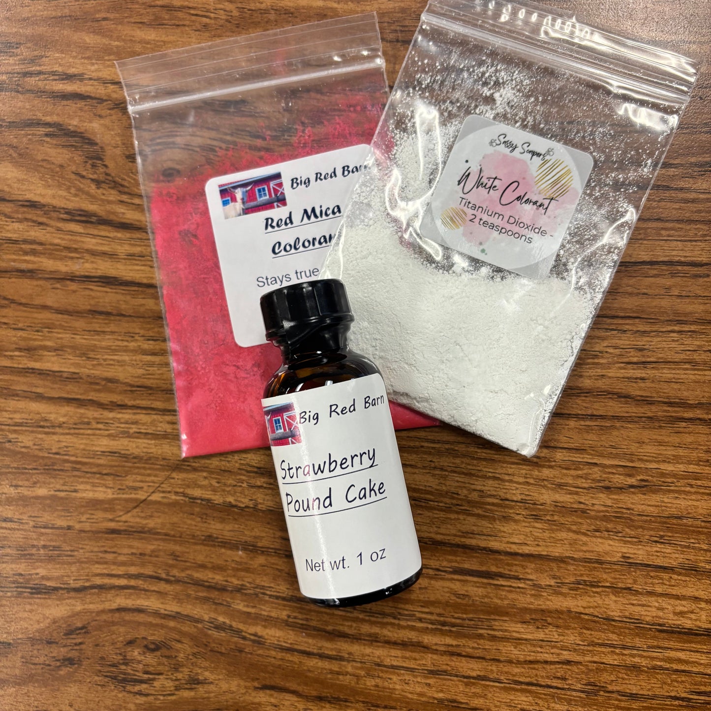 Sweetheart soap kit with colorants and fragrance